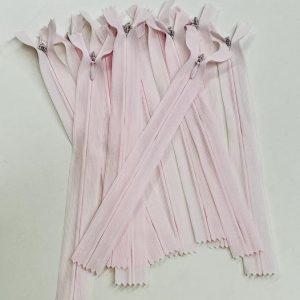 Švelniai rožinis paslėptas užtrauktukas, 18cm, 1vnt 18p/132