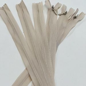 Paslėptas kreminis užtrauktukas, 30cm, 1vnt 30p/827