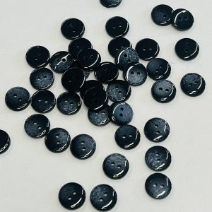 Juoda perlamutrinė sagutė su pilku atspalviu, 12mm, 1vnt YJFD2502