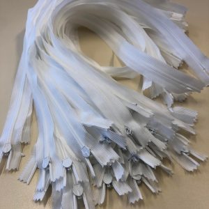 Pieno baltumo paslėptas užtrauktukas, 30cm, 1vnt 30p/102