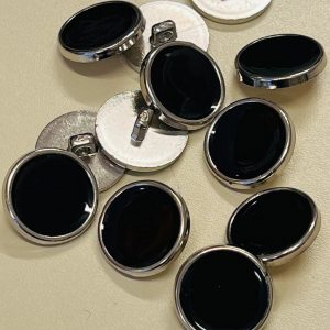 Juoda plastikinė saga sidabriniu apvadėliu, 21mm, 1vnt 13313449/332