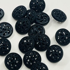 Juoda metalinė sagutė, žvaigždutė tarp ornamentų, 20mm, 1vnt 02531