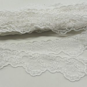 Pieno baltumo siuvinėta gipiūrinė juosta, 5,2cm, 1m T2106/101