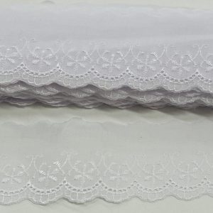 Siuvinėti medvilniniai balti nėriniai, 62mm, 1m C083/101