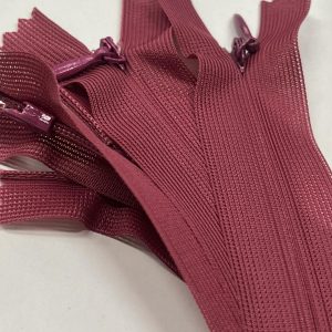 Prigesintos bordo spalvos paslėptas užtrauktukas, 25cm, 1vnt 25p/D016