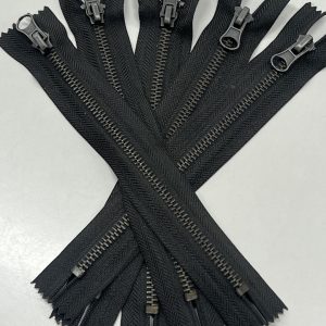 Tamsiai samaninis užtrauktukas metaliniais dantukais, 18cm, 1vnt 18M/328