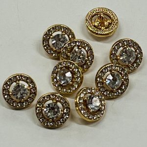 Auksinė sagutė „Apvalus deimantas inkrustuotas kristaliukais”, 10mm, 1vnt 03073