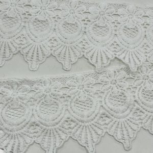 Pieno baltumo nėrinių juosta, 8cm, gėlytė/klasika, 1m 02863