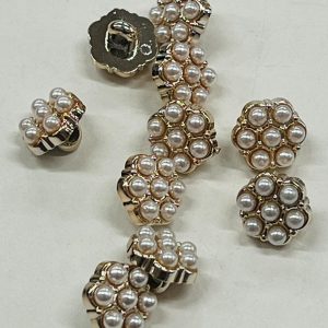 Auksinė saga „Gėlytė iš mažų perliukų”, 21mm, 1vnt 02876