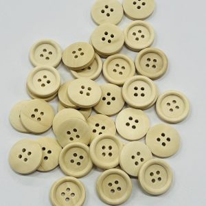 Medinė saga, 4 skylučių, iškiliom briaunom, 2cm, 980091