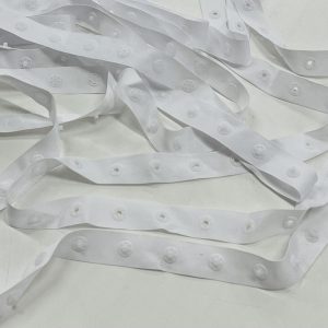 Balta juostelė su spaudėmis, 1m 00985