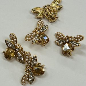 Auksinė saga iš akučių „Bitutė”, 2cm, 1vnt 03026