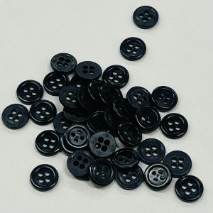 Juoda, 4 skylučių sagutė, 11mm, 1vnt 1818332