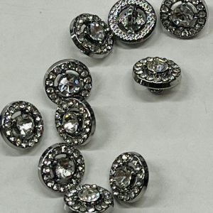 Sidabrinė sagutė „Apvalus deimantas inkrustuotas kristaliukais”, 10mm, 1vnt 03047