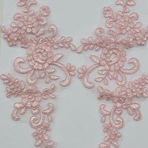 Šviesiai rožiniai nėriniai, 26*11cm, 1vnt 00341