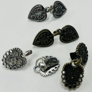 Metalinis dekoratyvinis užsegimas, 24mm, 1vnt 03118