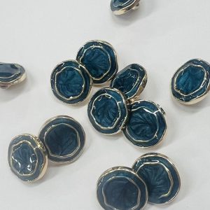 Deep green plastikinė sagutė „Meniškas perlamutras”, 18mm, 1vnt 03165