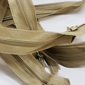 Šviesiai rudas paslėptas užtrauktukas, 55cm, 55p/308