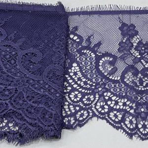Violetinė nėrinių juosta, 18cm, klasikinio rašto, 1m 03240