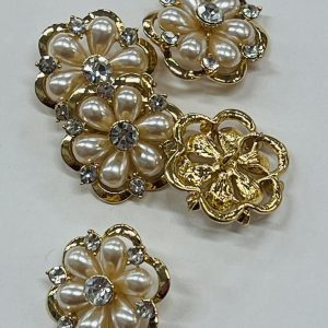 Auksinė saga „Perliukų – akučių gėlytė”, 22mm, 1vnt 03280