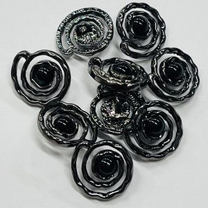 Juodo metalo saga „Apipintas perlas”, 18mm, 1vnt 03272