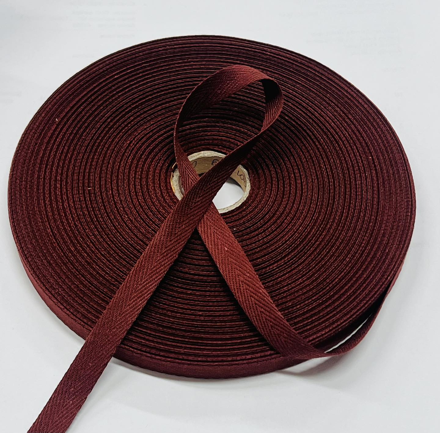 Bordo medvilninė juostelė – eglutė, 1cm, 1m OR1001/179