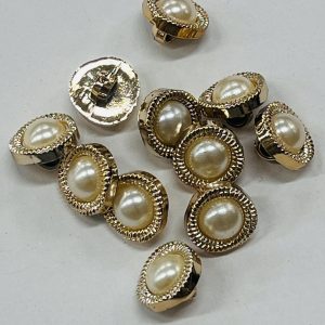 Sagutė „Perliukas auksiniame rėmelyje”, 13mm, 1vnt 00192