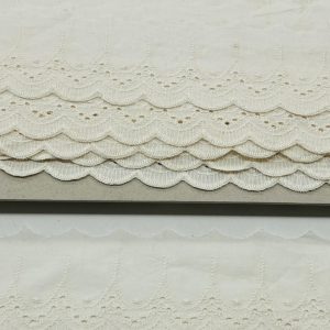 Siuvinėti medvilniniai kreminiai nėriniai, 65mm, 1m 03469