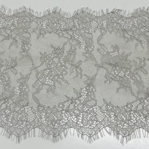 Šviesiai pilka nėrinių juosta, 20cm, klasikinio rašto, 1m 03474
