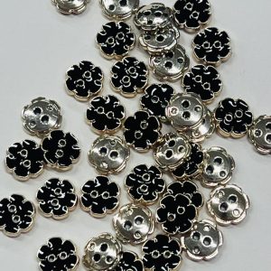 Plastikinė auksinė sagutė „Šešialapė gėlytė”, 12mm, 1vnt 03494
