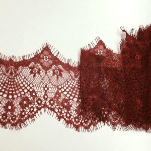 Bordo nėrinių juosta, 9,5cm, kabančiais siūlais, 1m 02028