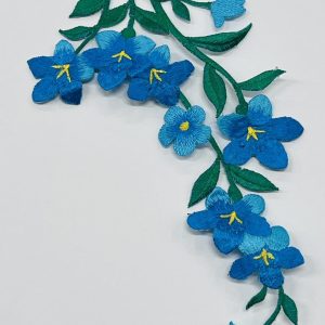 Ryškiai mėlynų gėlyčių šakelė, 24cm*13cm, 1vnt 03509