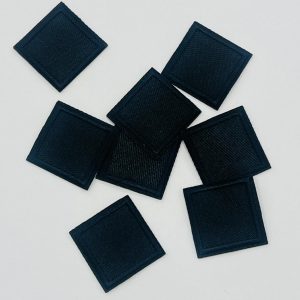 Juoda, kvadratinė aplikacija – lopas, 27*27mm, 1vnt 03508