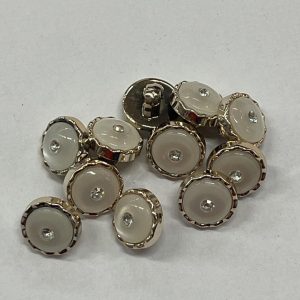 Peralmutrinė sagutė auksiniu apvadėliu „Auksinis taškiukas”, 13mm, 1vnt 03575